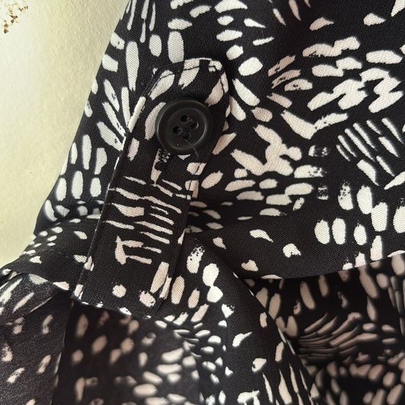 Catherines Black & White Button Front Blouse Size 0X 14/16 Woman - Picture 7 of 10